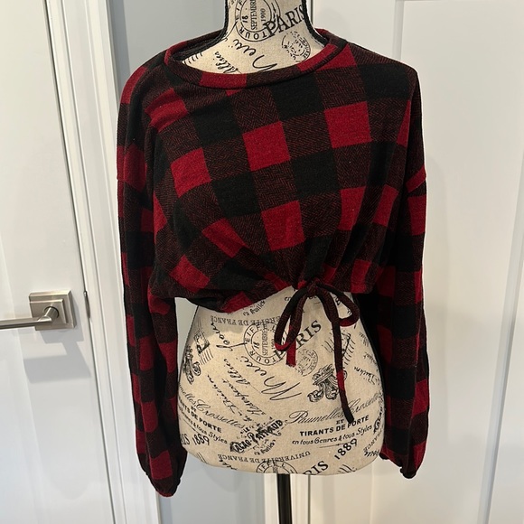 Cropped Sweater - Picture 2 of 3